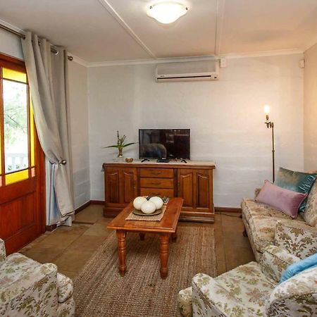 Апартаменты Hazenjacht Karoo Lifestyle - Spitzkop Оудсхорн Экстерьер фото
